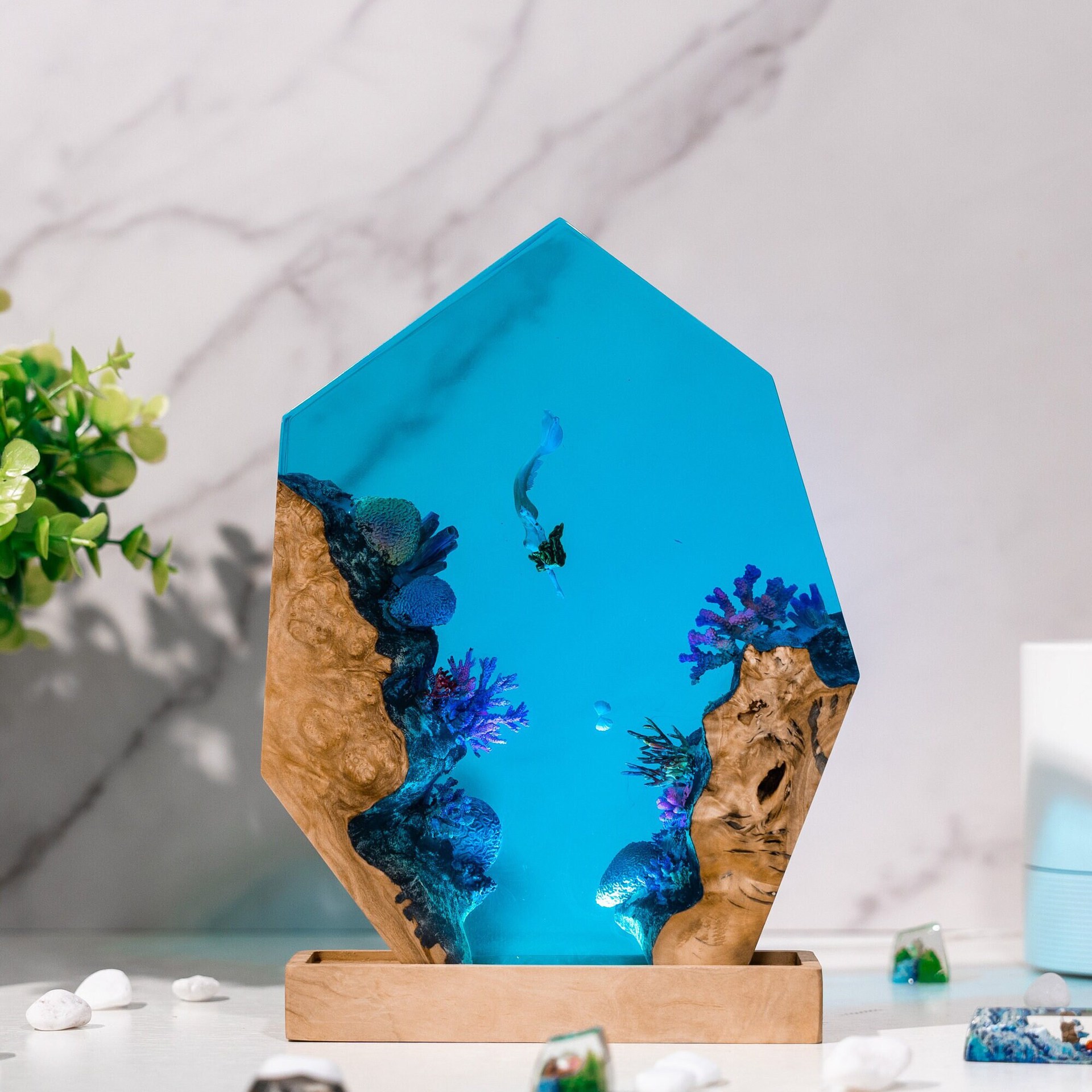 Customized Items Resin Table L - огляд і ціна Lighting World Decor