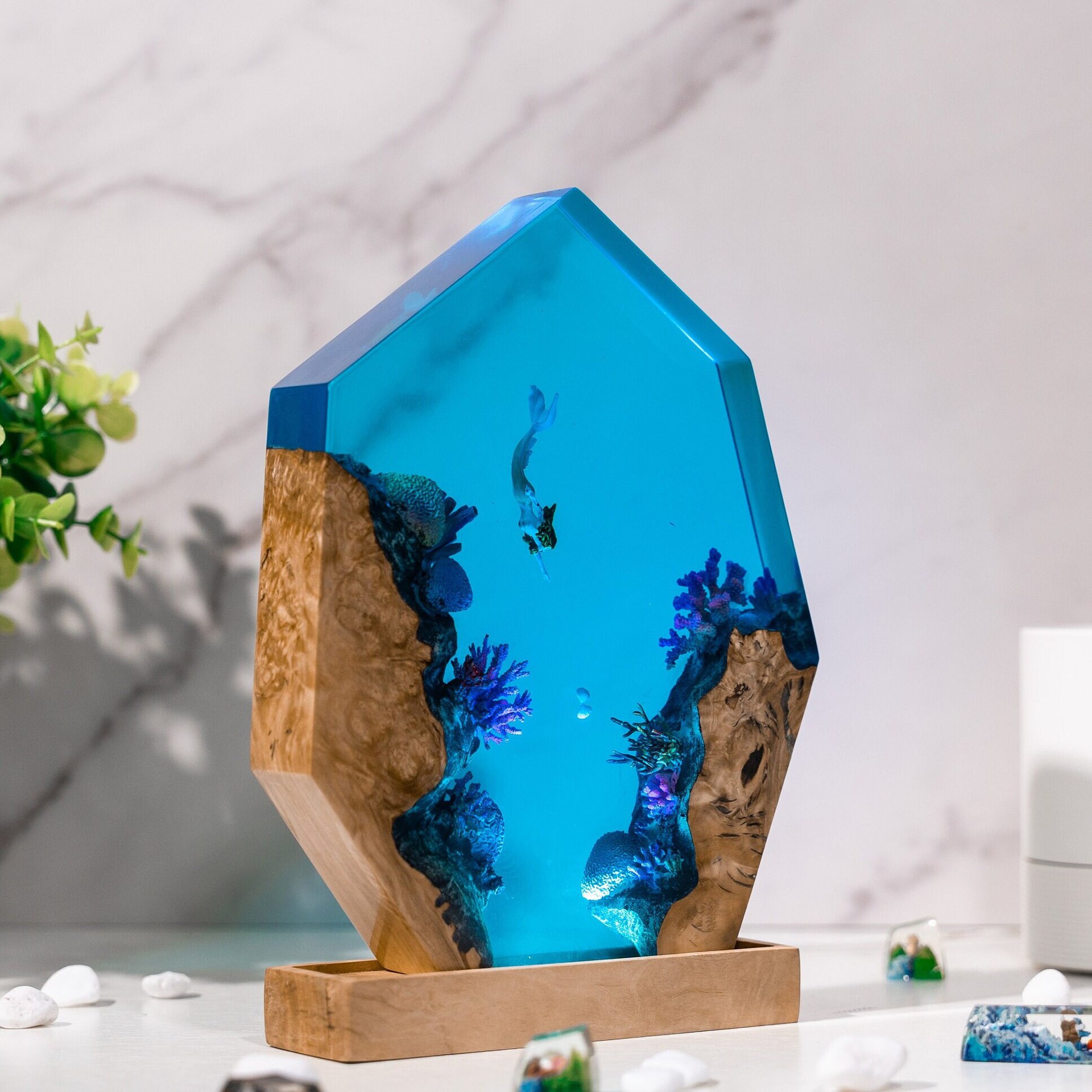 Customized Items Resin Table L - огляд і ціна Lighting World Decor