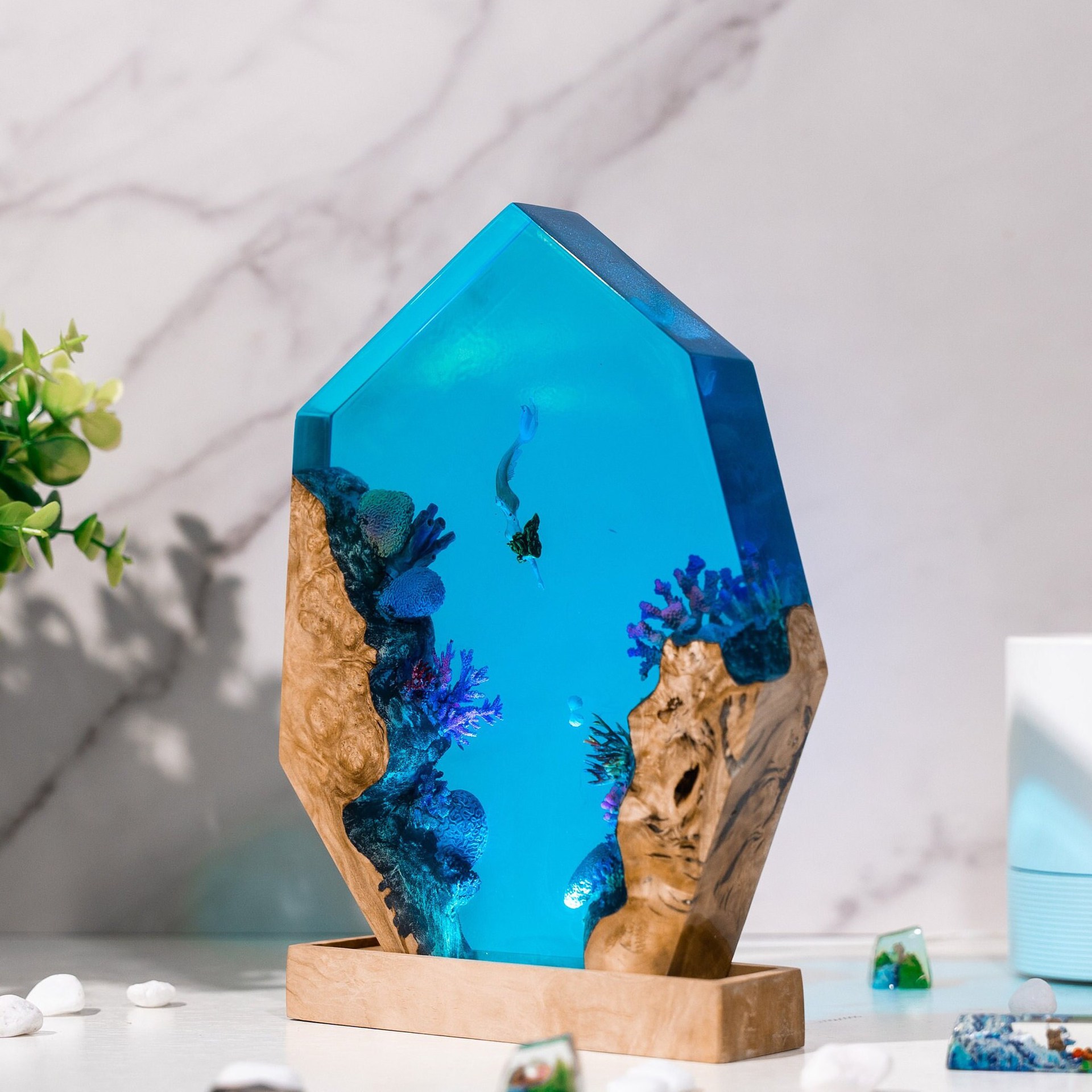 Customized Items Resin Table L - огляд і ціна Lighting World Decor