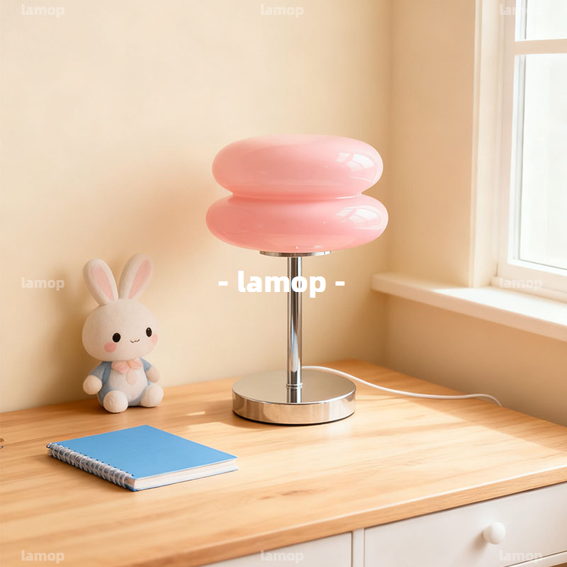 Cream Retro Bedside Table Lamp - огляд і ціна Lighting Decoration In Bedroom