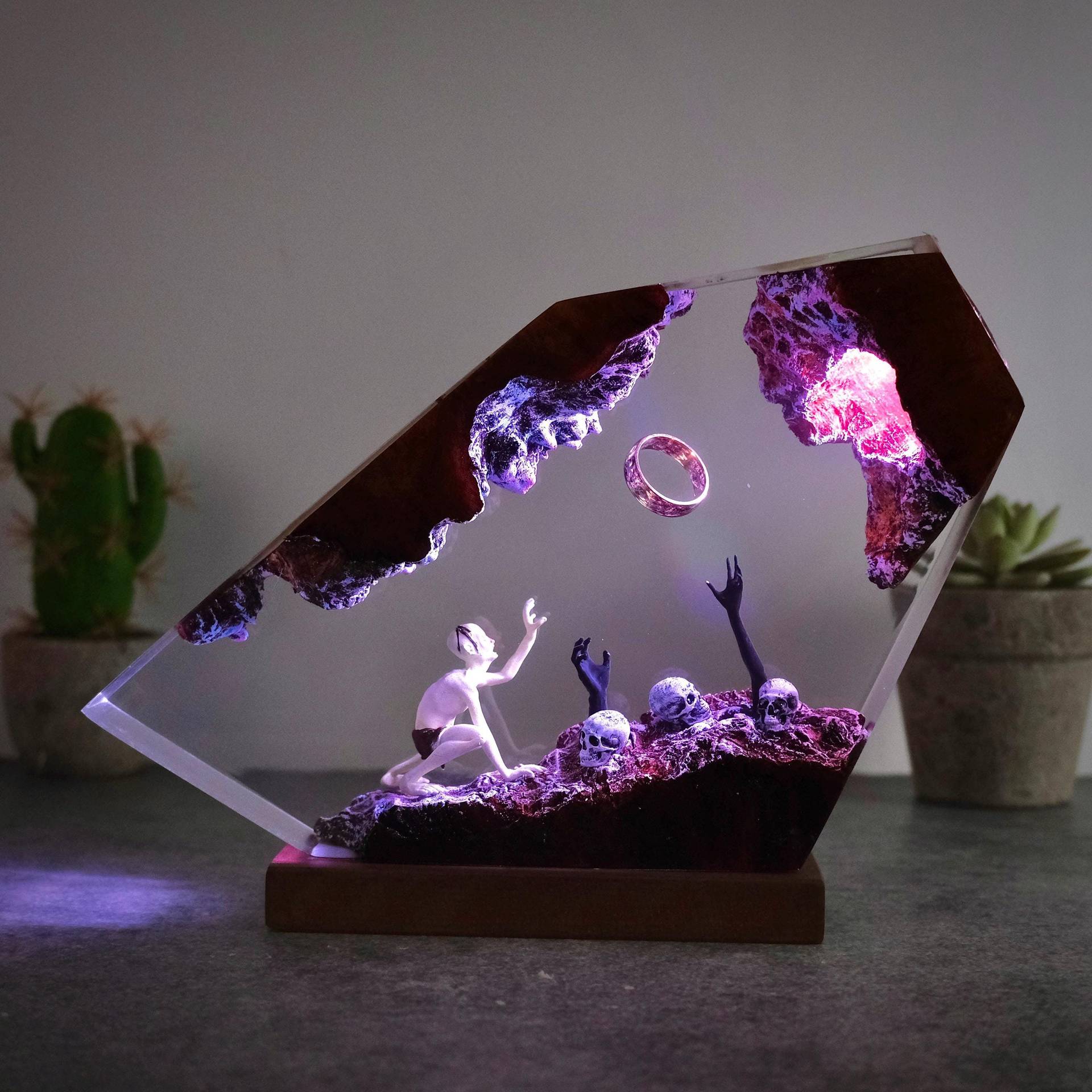 Gollum Power Ring Resin Light  - огляд і ціна Lighting World Decor