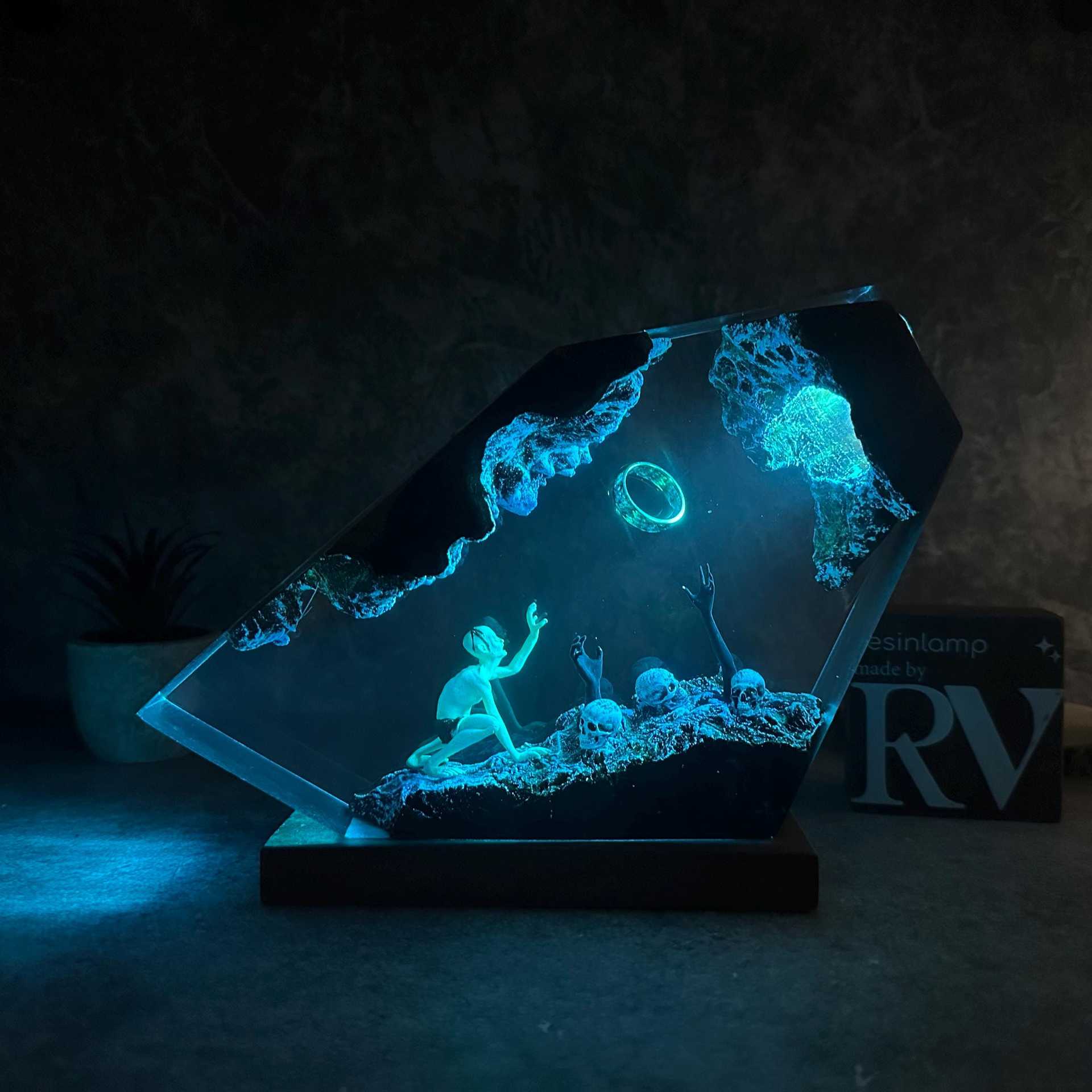 Gollum Power Ring Resin Light  - огляд і ціна Lighting World Decor